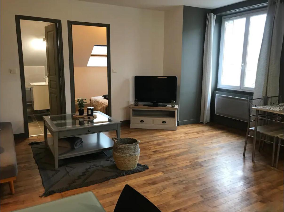 Logement A Brive, Proche Centre-Ville Et Gare, Avec Climatisation - Internet Fibre - Stationnements Gratuit Luaran gambar